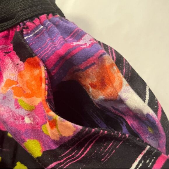 2 Hip by Wrapper Vibrant Abstract A-Line Mini Skirt Pink Black Girls 8 - Picture 11 of 11